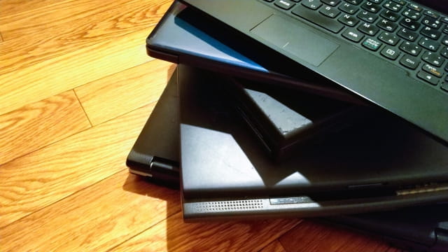 パソコンで学ぶ子ども